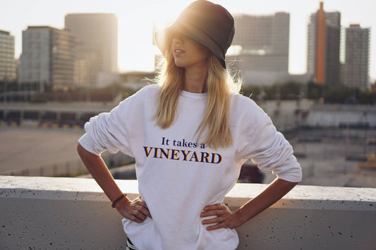 IT TAKES A VINEYARD Crewneck